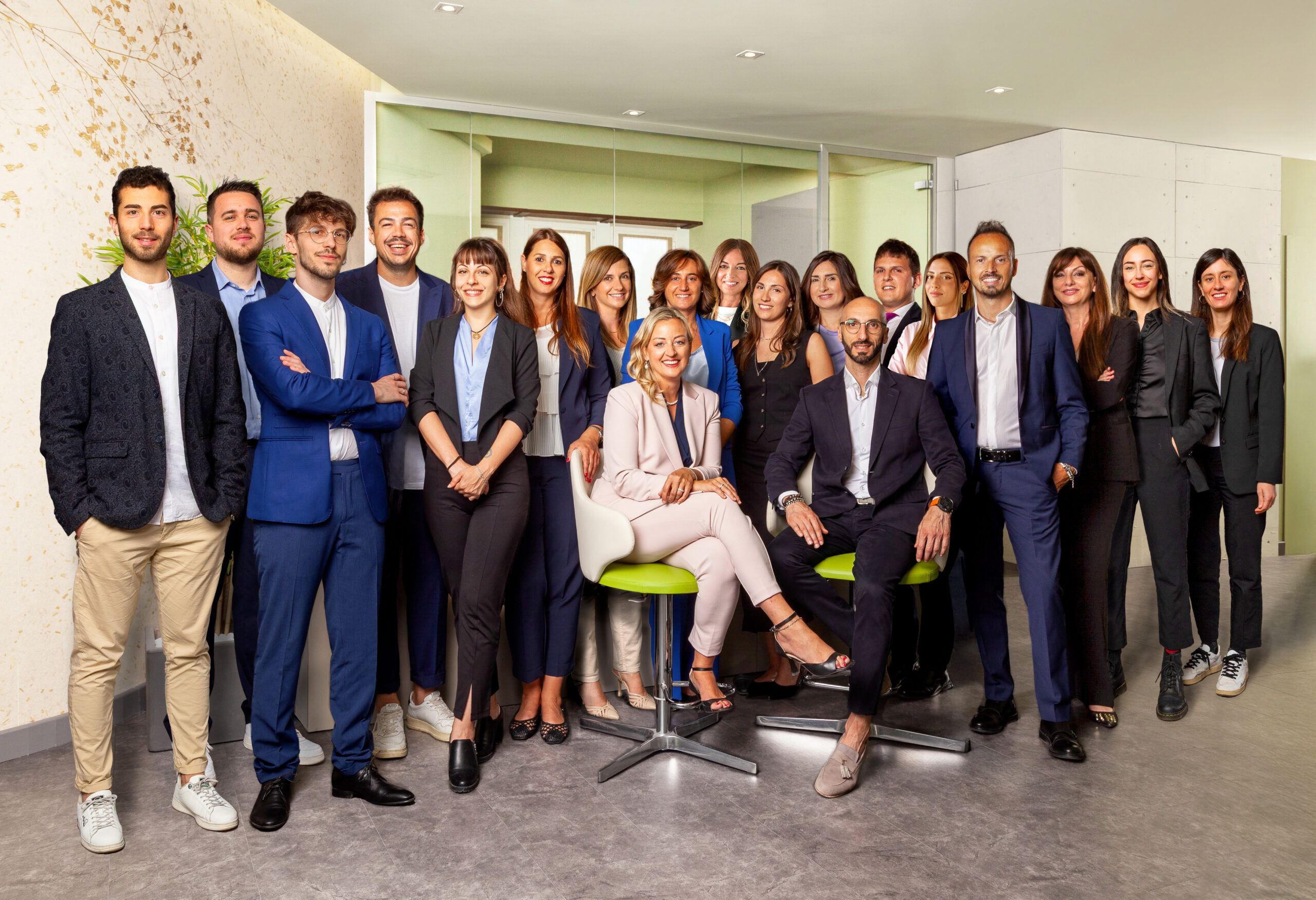 foto team agenzia immobiliare ad hoc Fano